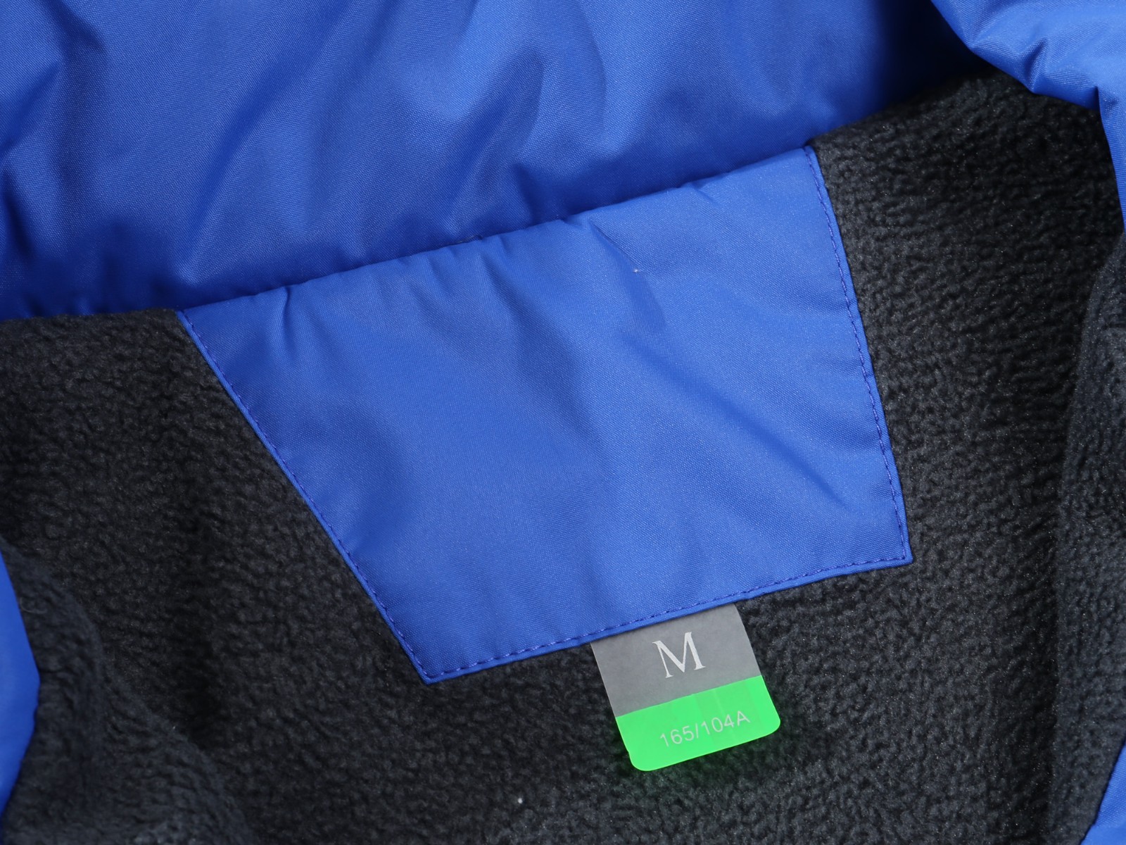 戶外工裝沖鋒衣細節(jié)圖