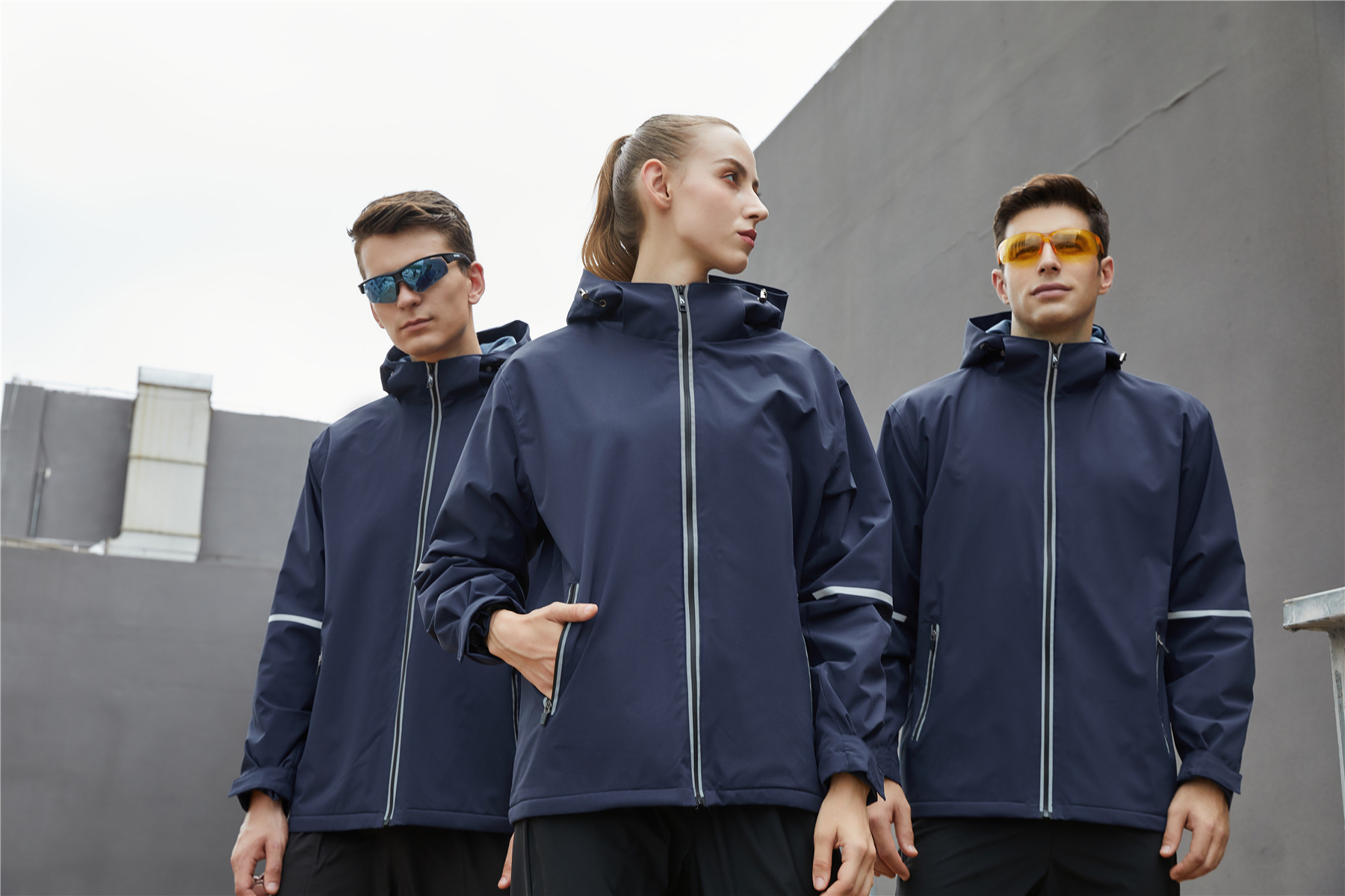 運(yùn)動(dòng)休閑沖鋒衣模特上身展示圖 運(yùn)動(dòng)休閑沖鋒衣模特上身展示圖